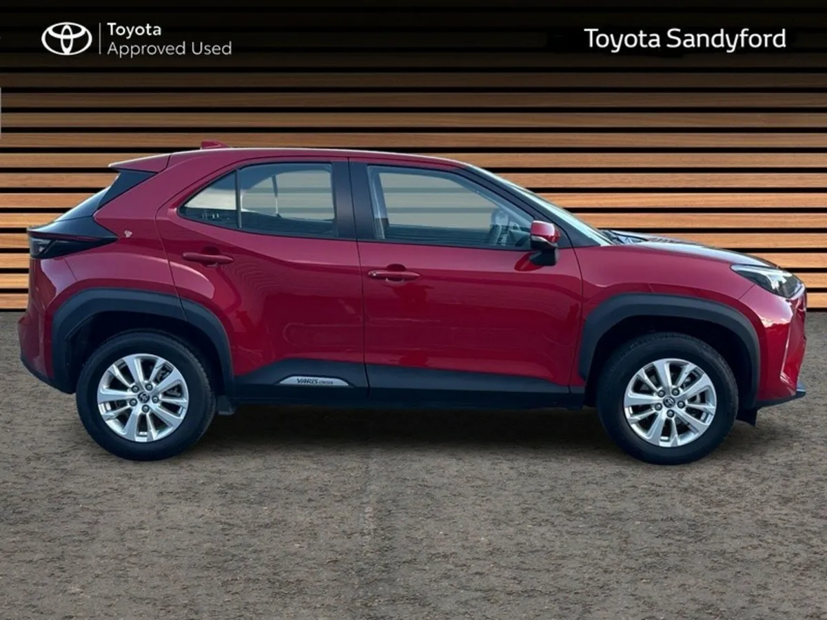 Toyota Yaris Cross LUNA HYBRID AUTOMATIC // REAR C - Image 3