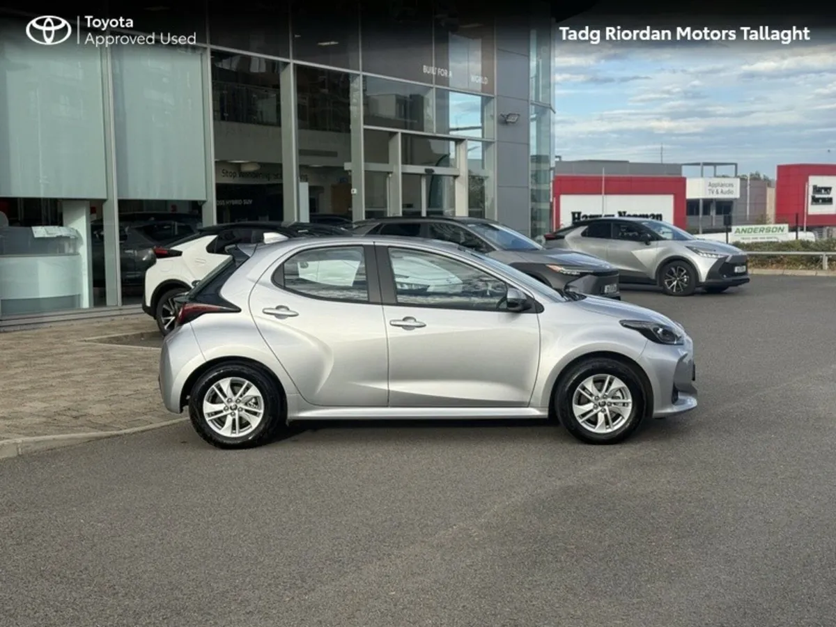 Toyota Yaris HYBRID 115 Luna*** GUARANTEED €1500 S - Image 4
