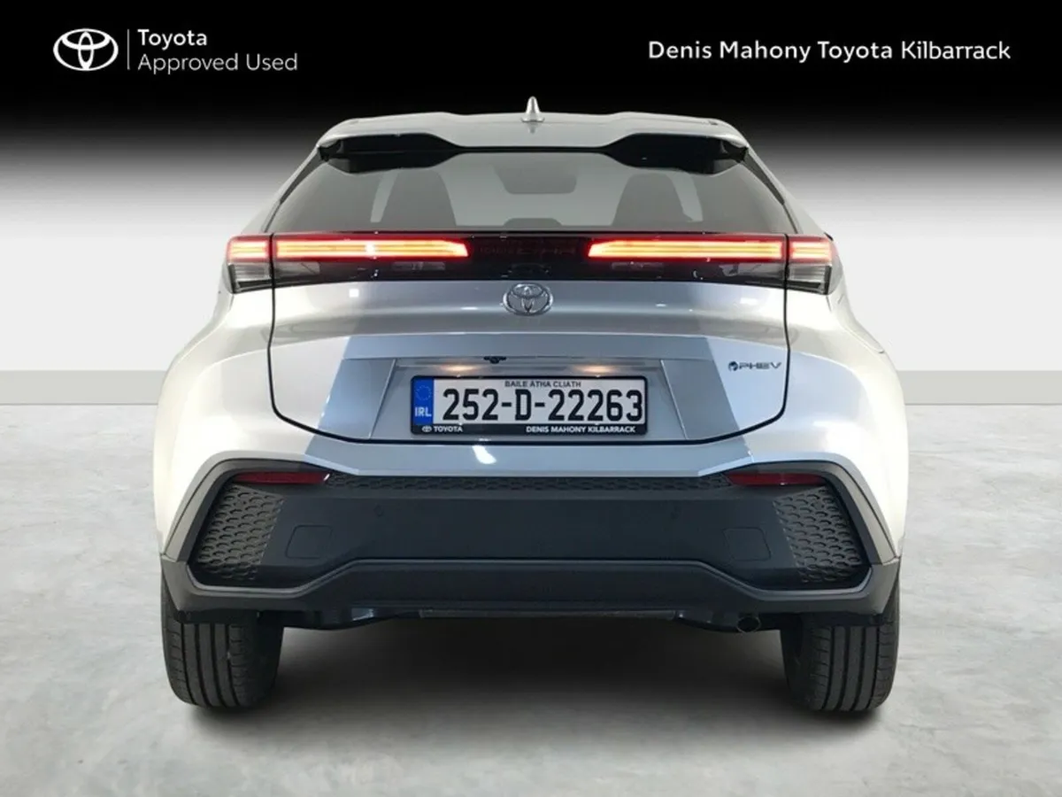 Toyota C-HR PHEV SPORT - Image 4