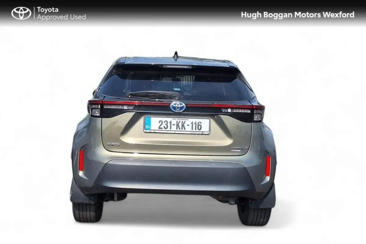 Toyota Yaris Cross LUNA SPORT HYBRID - Image 4