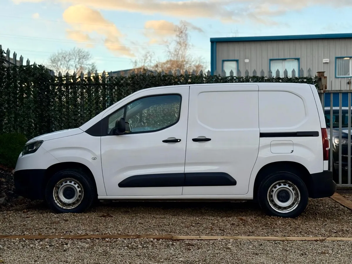 Toyota Proace City 1.5d SWB - Image 4