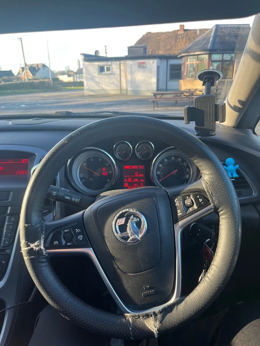 Vauxhall Astra 2012 - Image 3