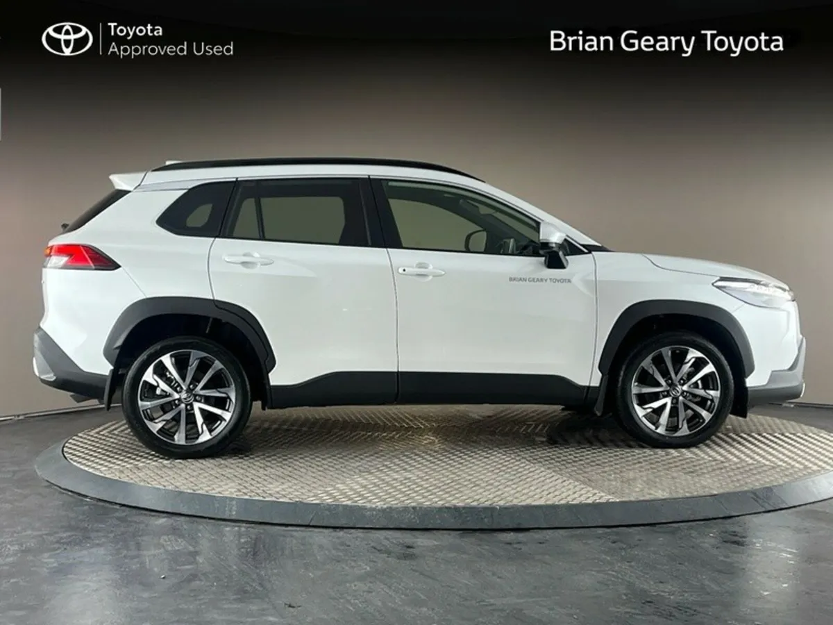 Toyota Corolla Cross HYBRID SPORT - Image 3