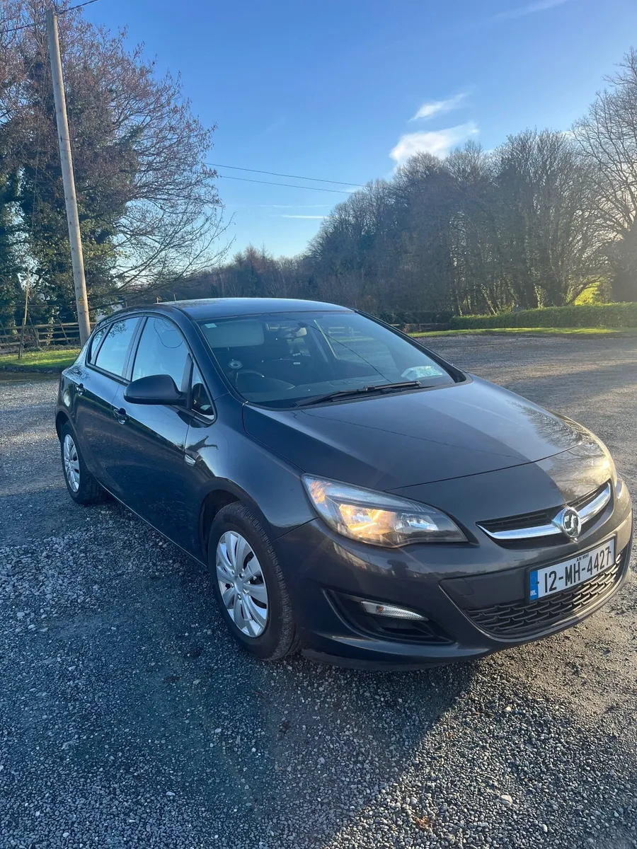 Vauxhall Astra 2012 - Image 1