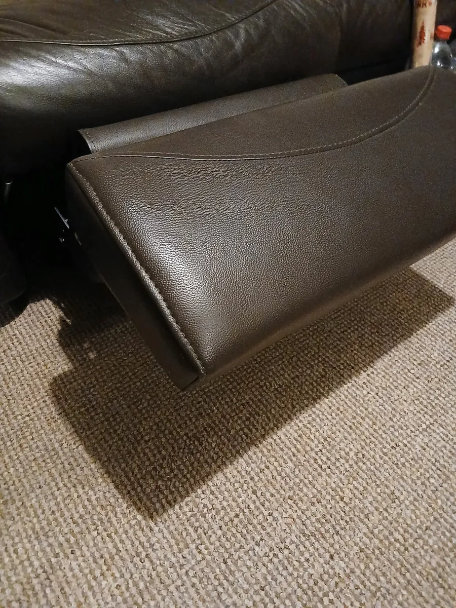 3 seater leather couch - with leg rests - Image 3