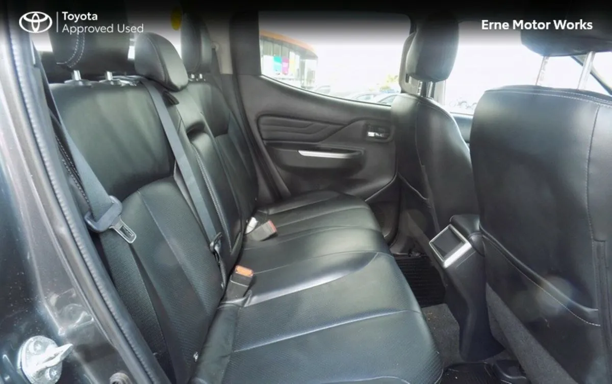 Mitsubishi L200 INSTYLE 6AT 4DR AUTO 2.5 DID CR 4W - Image 4