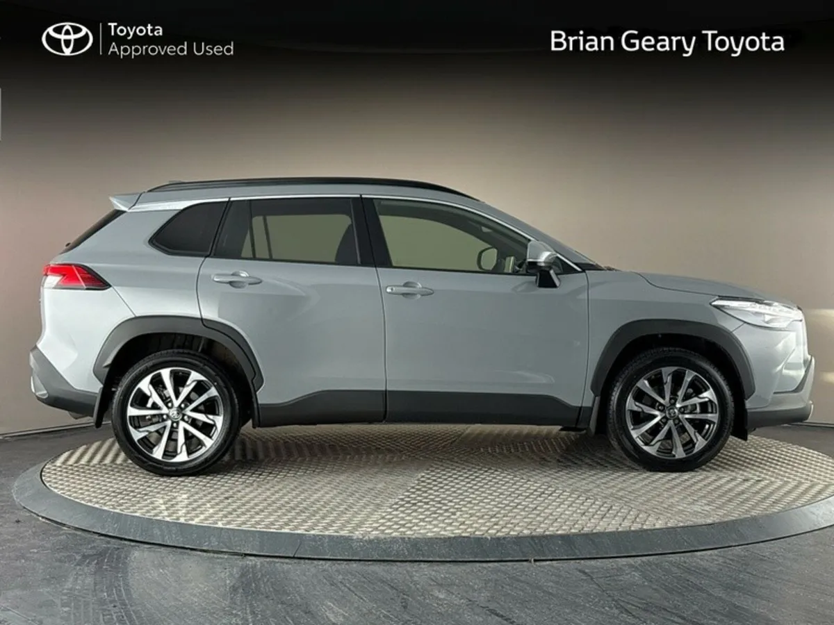 Toyota Corolla Cross HYBRID SPORT - Image 3