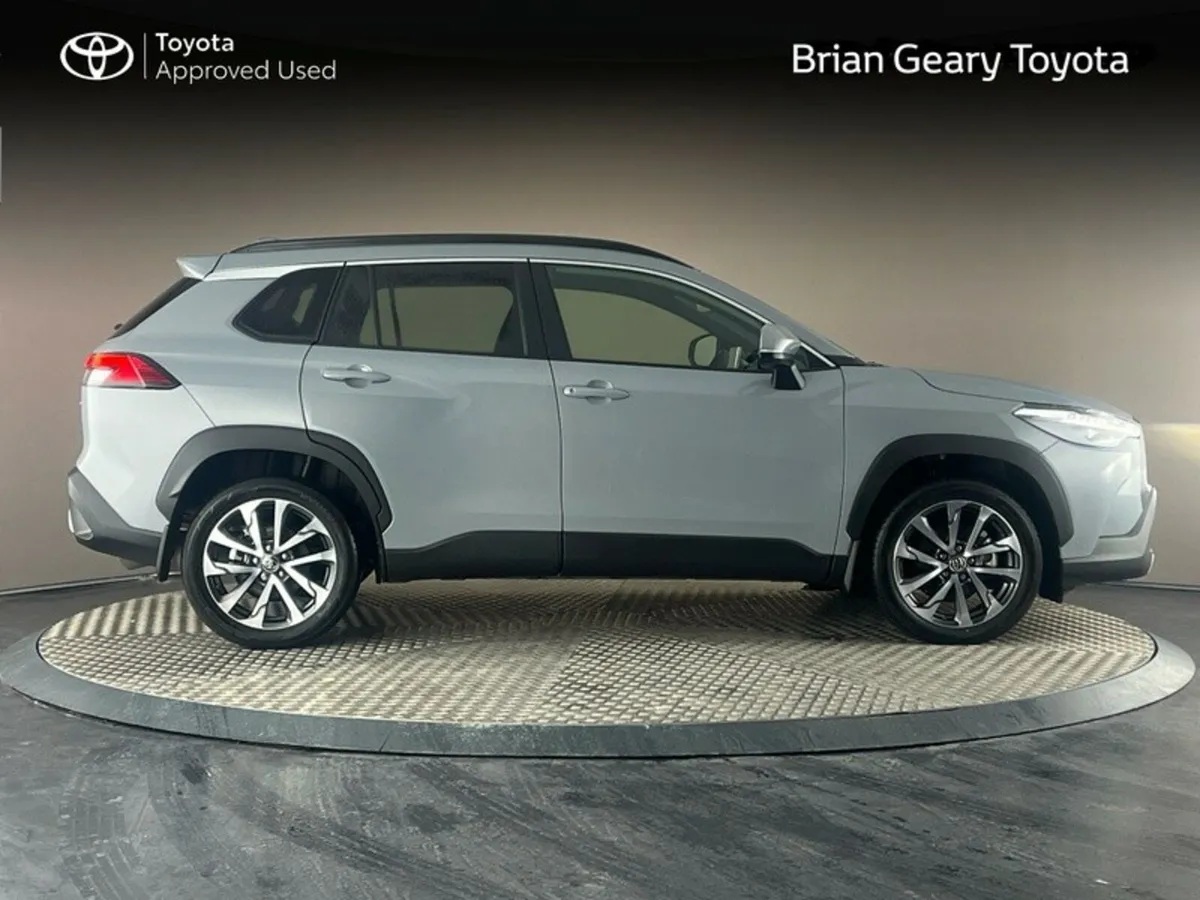 Toyota Corolla Cross HYBRID SPORT - Image 3
