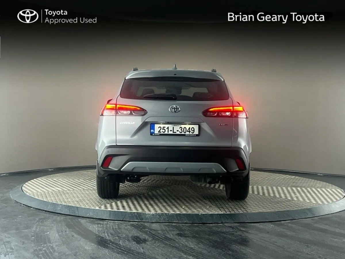 Toyota Corolla Cross HYBRID SPORT - Image 4