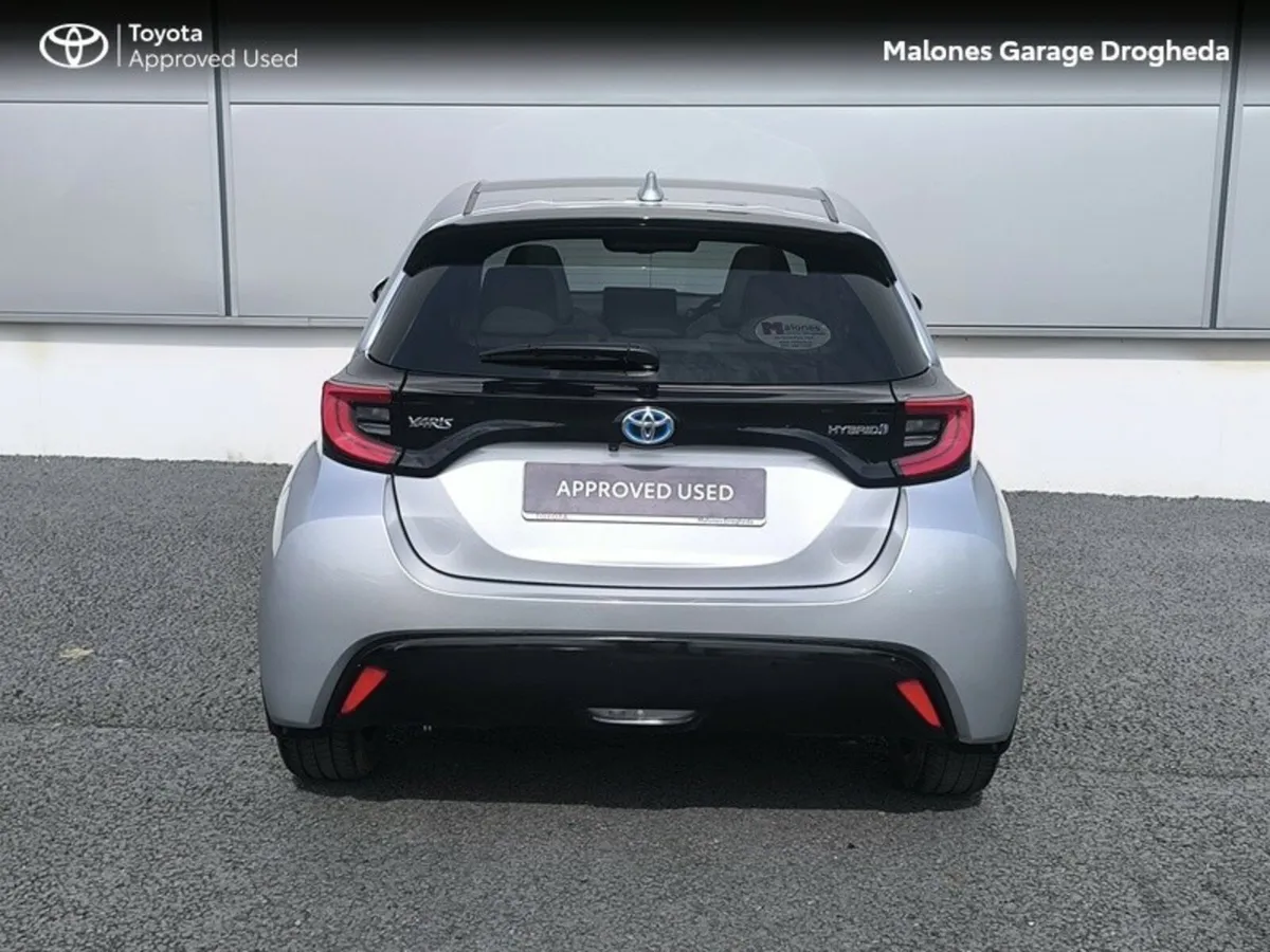 Toyota Yaris 1.5 Hybrid Platinum *Panoramic Roof* - Image 4