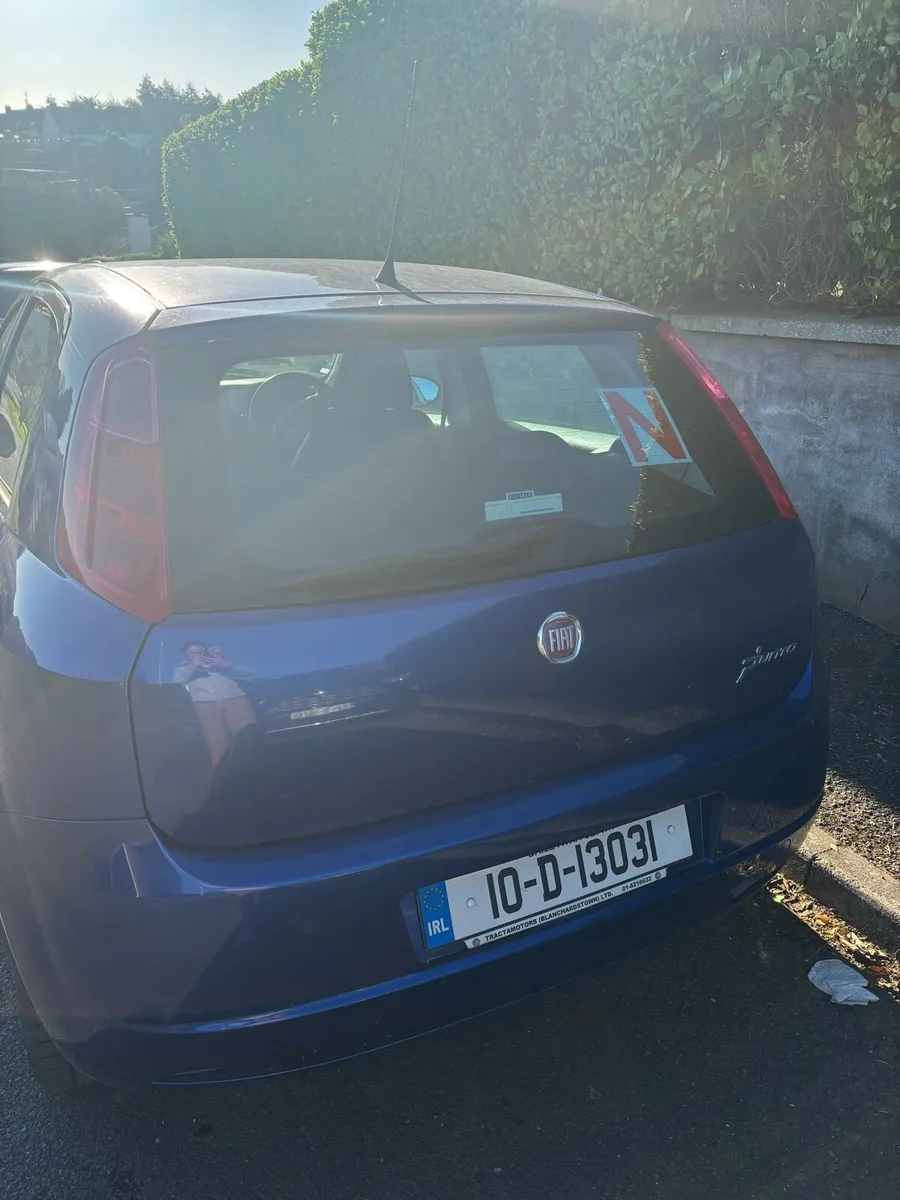 Blue Fiat Punto low mileage - Image 3
