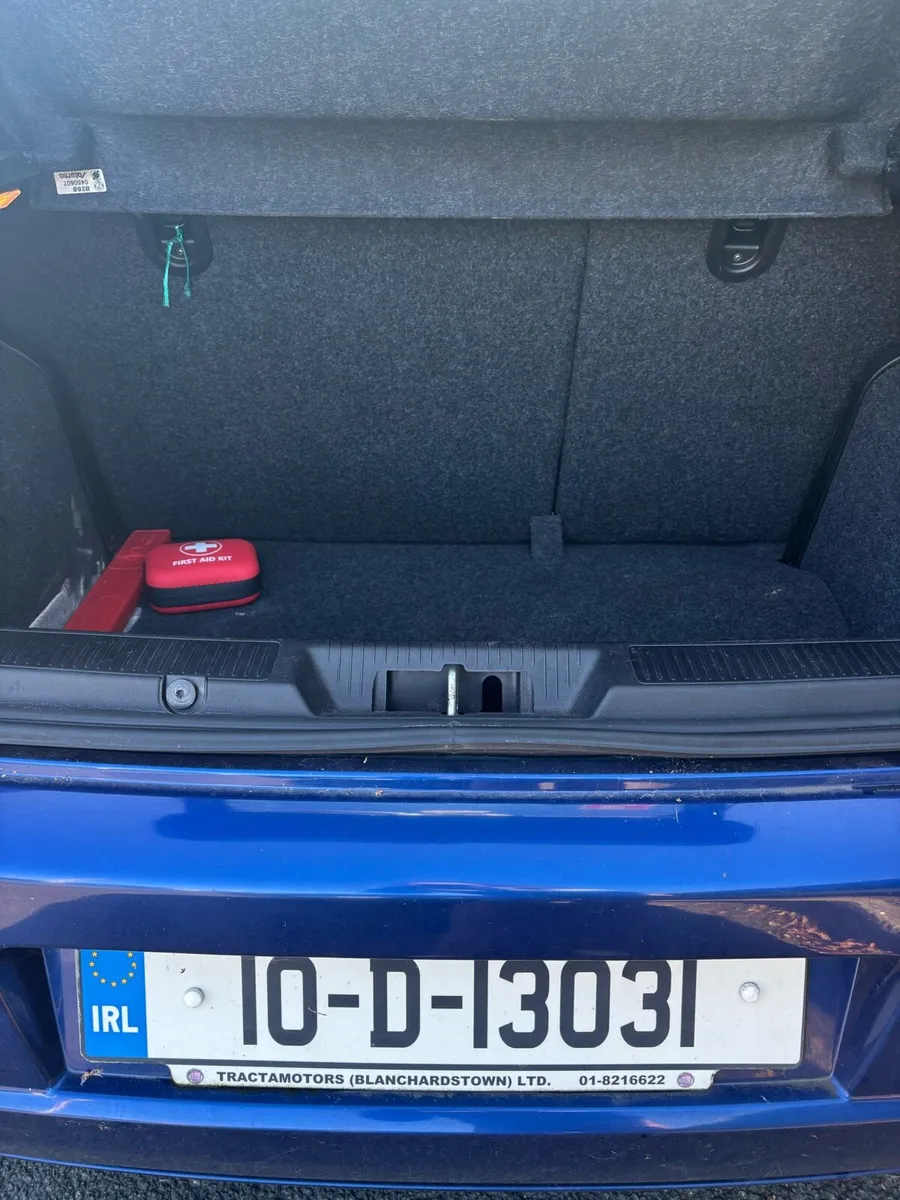 Blue Fiat Punto low mileage - Image 4