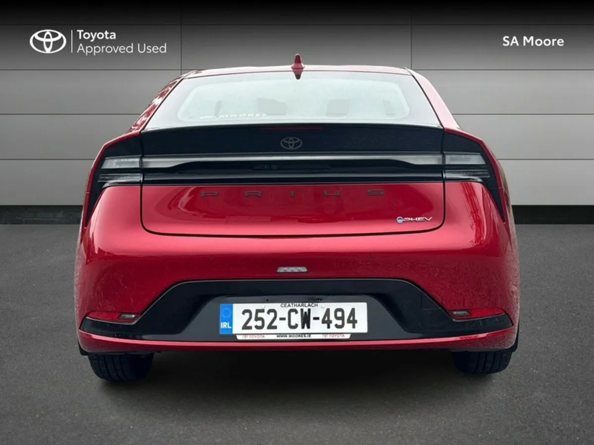 Toyota Prius PLUG-IN HYBRID with LEATHER - Image 4
