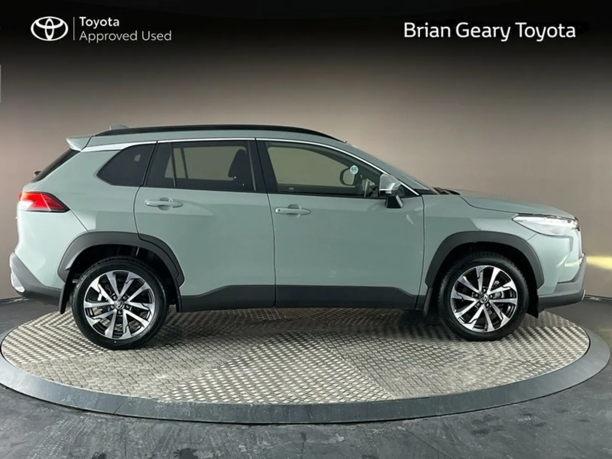 Toyota Corolla Cross HYBRID SPORT - Image 3