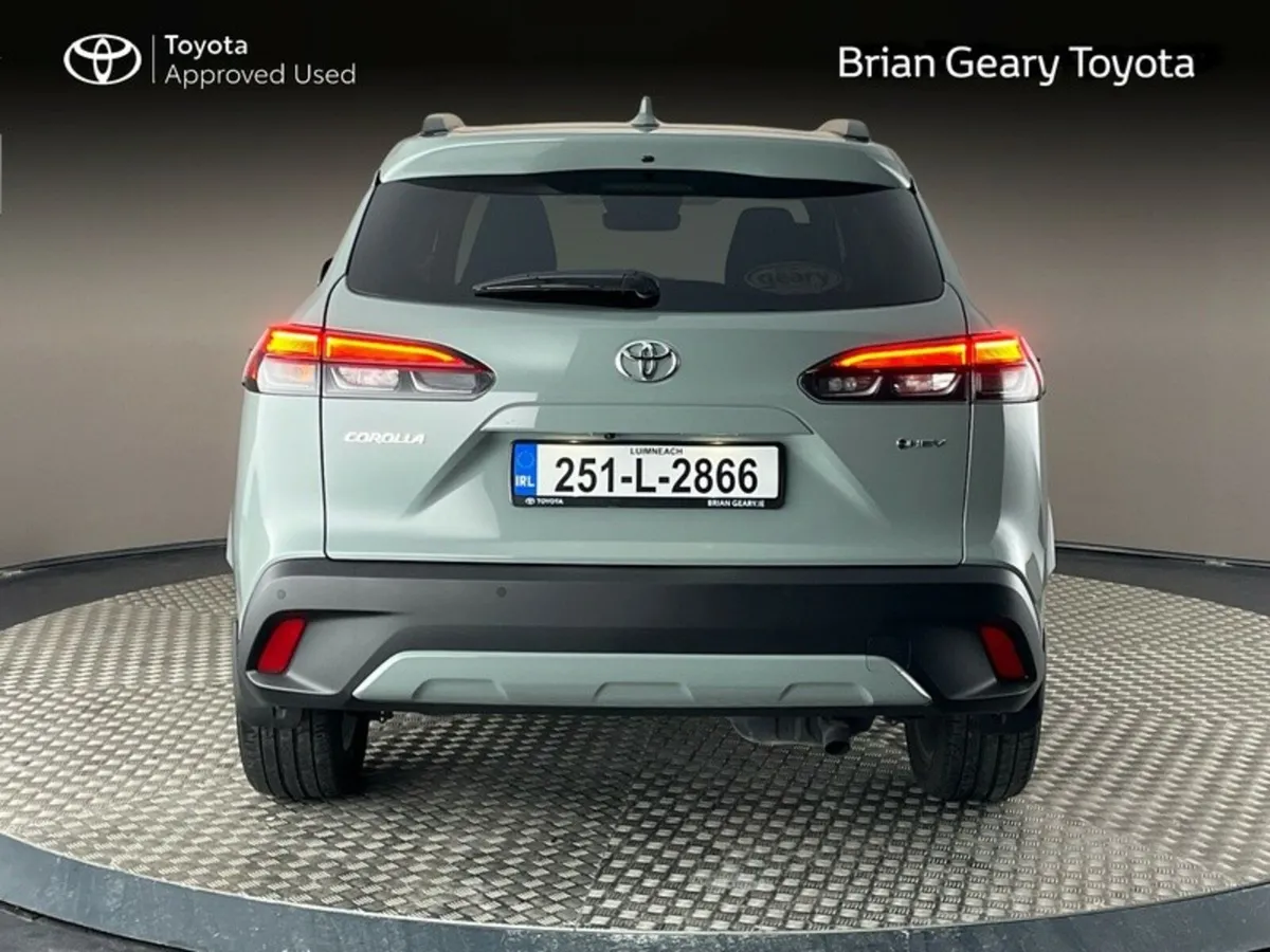 Toyota Corolla Cross HYBRID SPORT - Image 4
