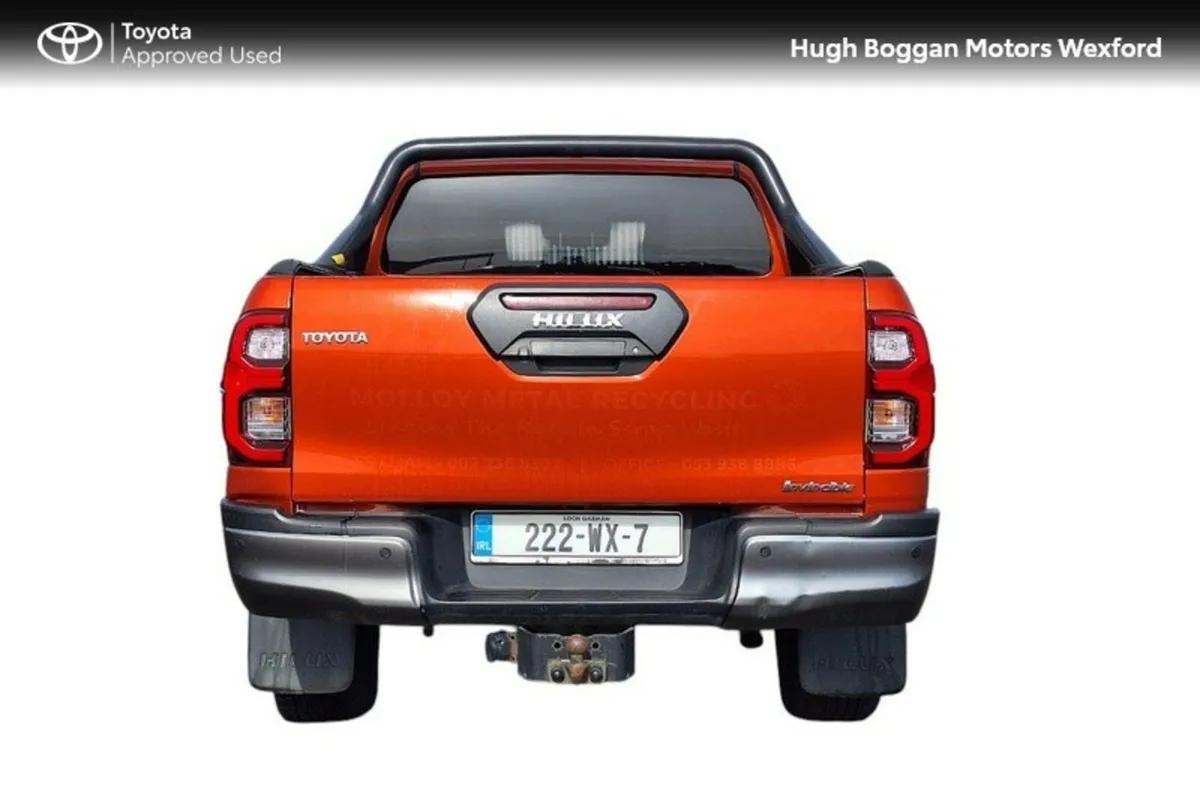 Toyota Hilux 2.8 INVINCIBLE AUTO +VAT - Image 4
