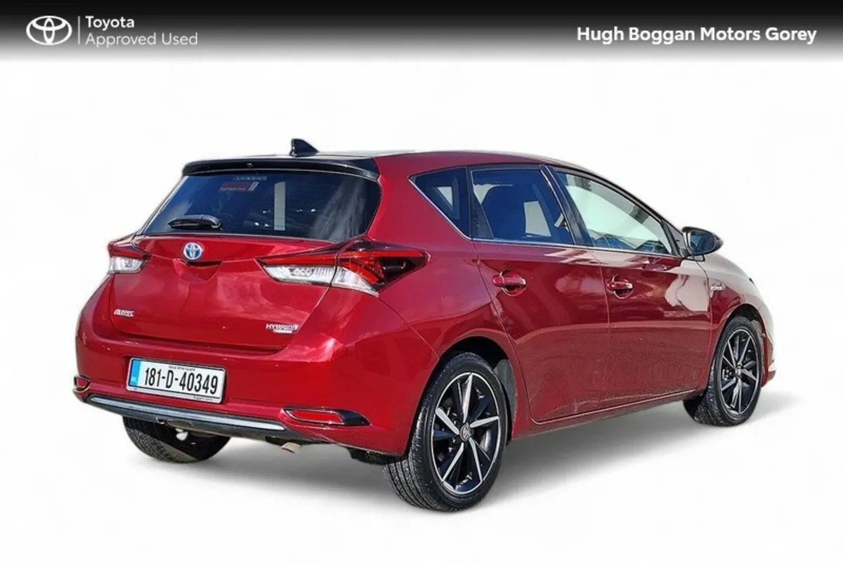 Toyota Auris Hybrid Luna Sport - Image 2
