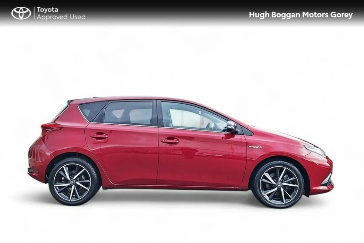 Toyota Auris Hybrid Luna Sport - Image 3