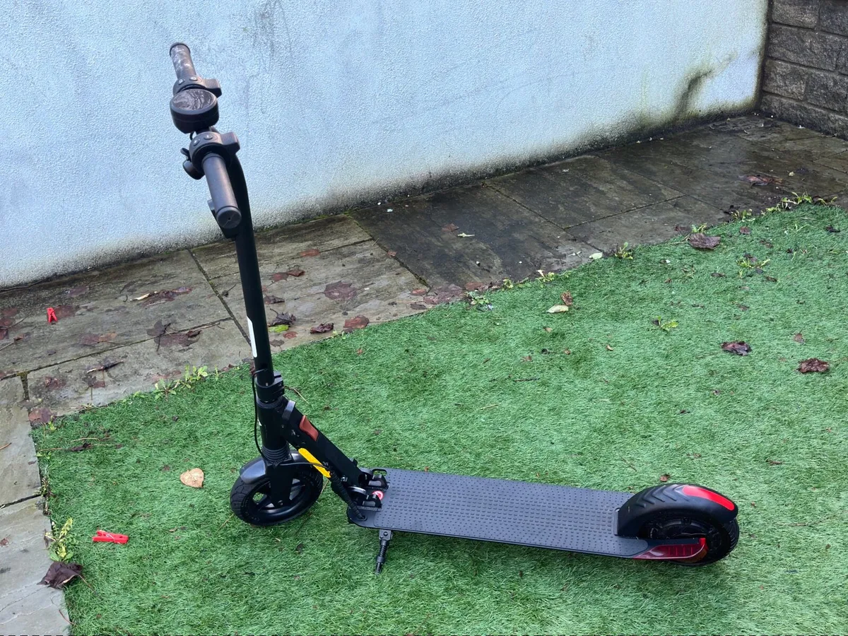 Electric scooter - Image 2