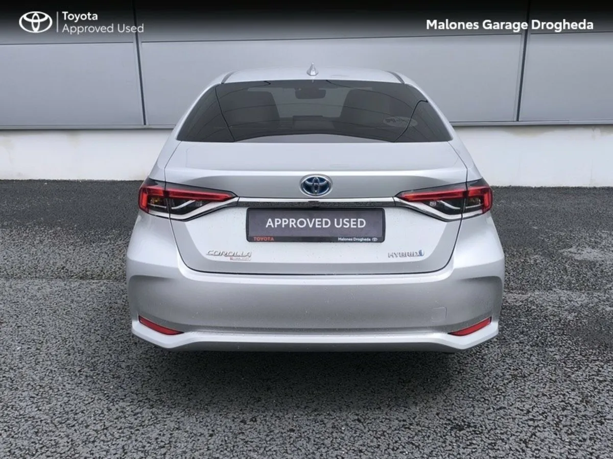 Toyota Corolla 1.8 Hybrid *Leather* Luna Sport Cal - Image 4