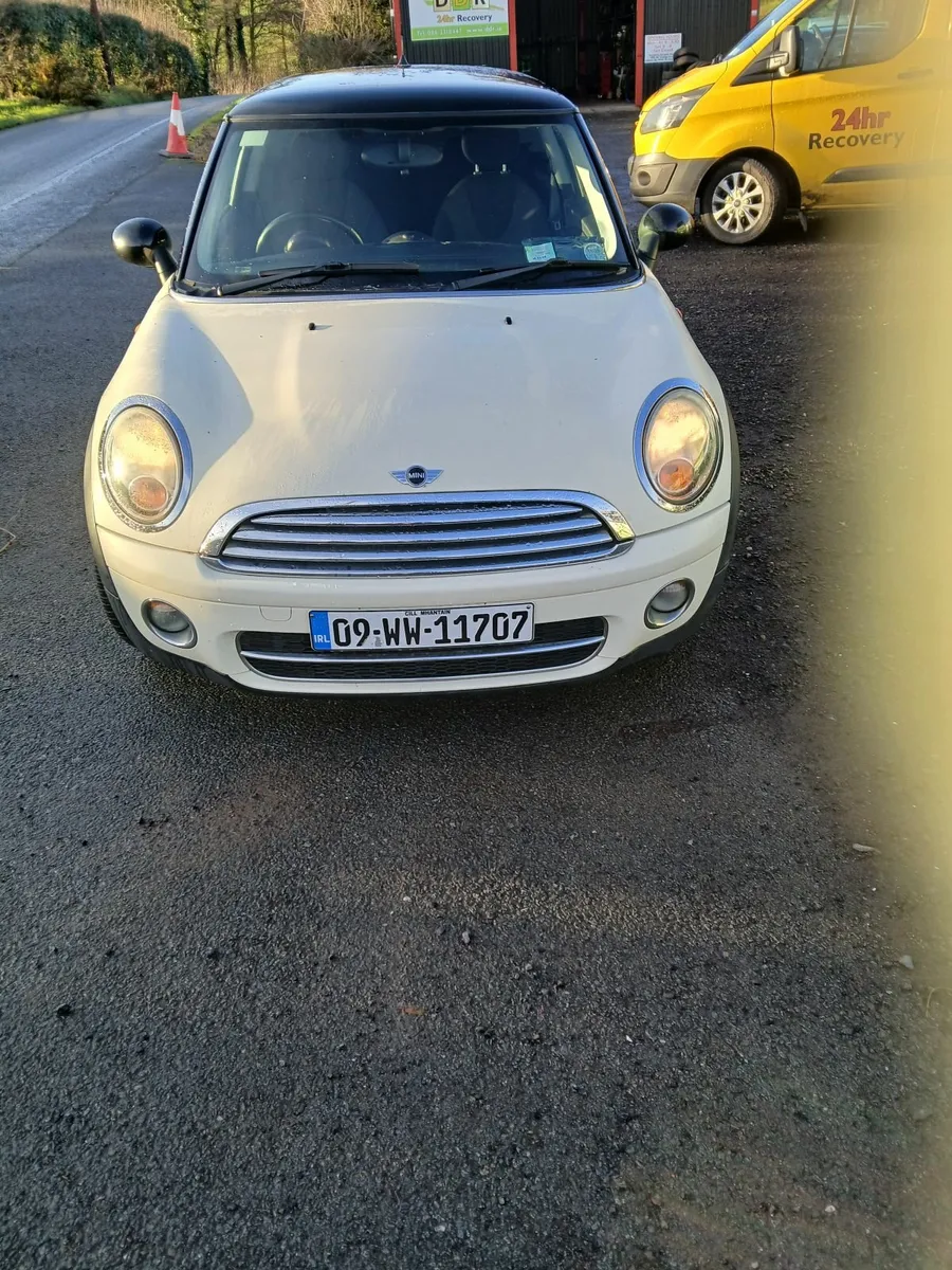 Mini Cooper 2009 - Image 1