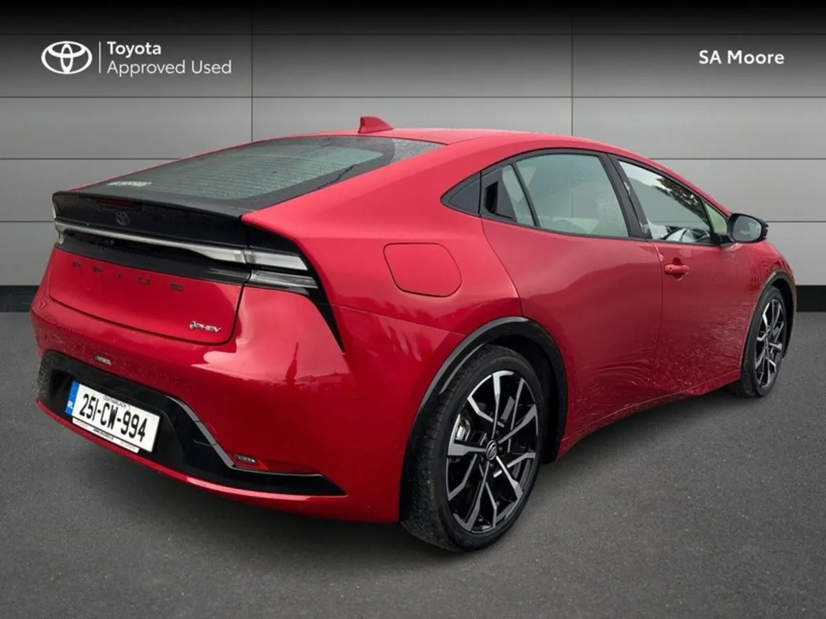 Toyota Prius PRIUS PLUG-IN HYBRID - Image 2