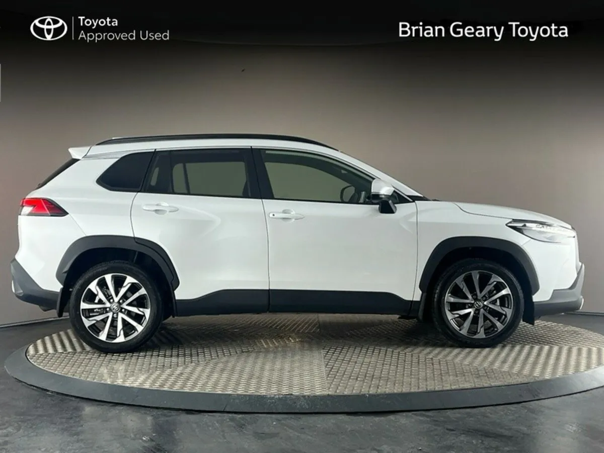 Toyota Corolla Cross HYBRID SPORT - Image 3