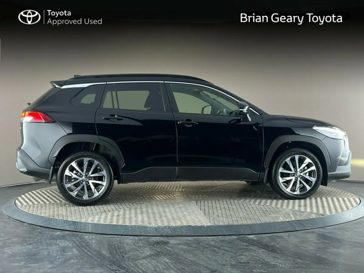 Toyota Corolla Cross HYBRID SPORT - Image 3