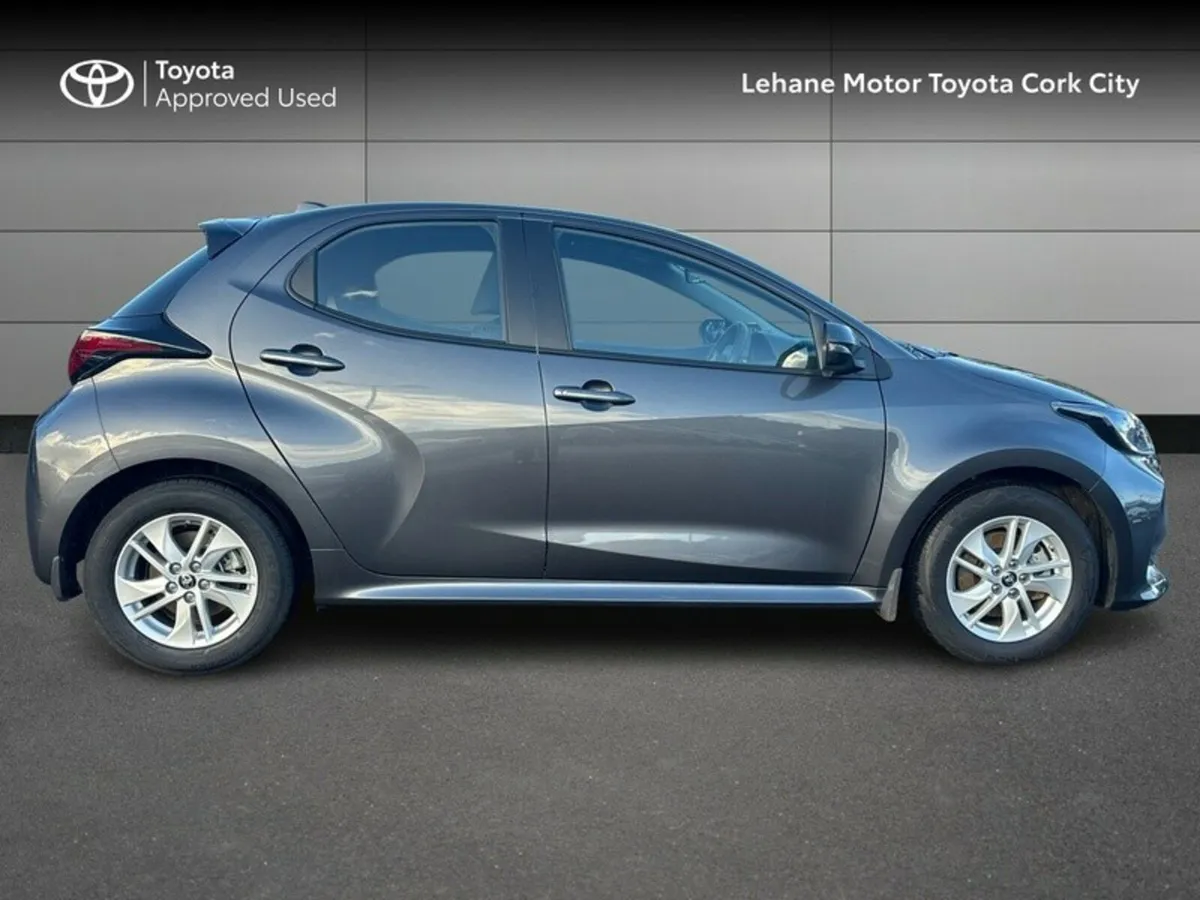 Toyota Yaris Yaris Hybrid 115 Luna - Image 3