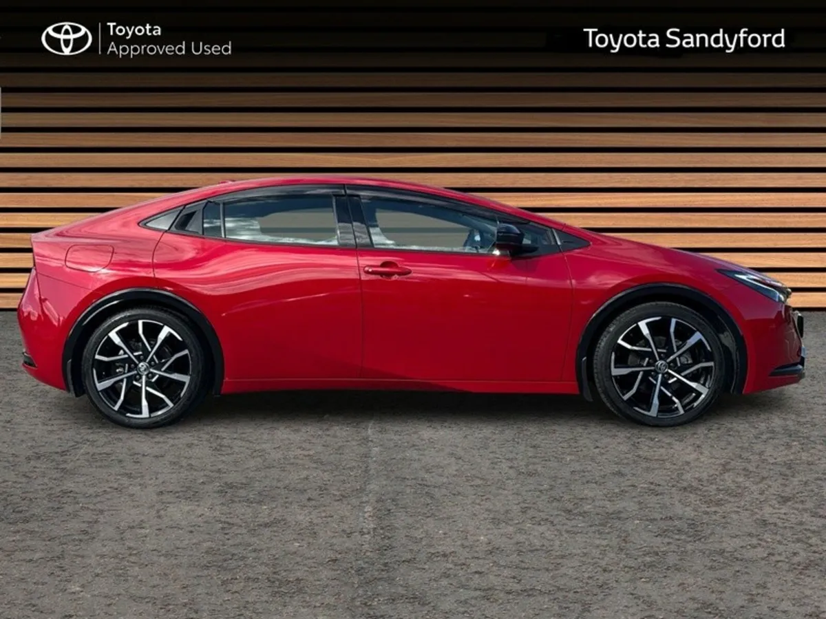 Toyota Prius IRISH CAR FULL SPEC // LEATHER HEATED - Image 3