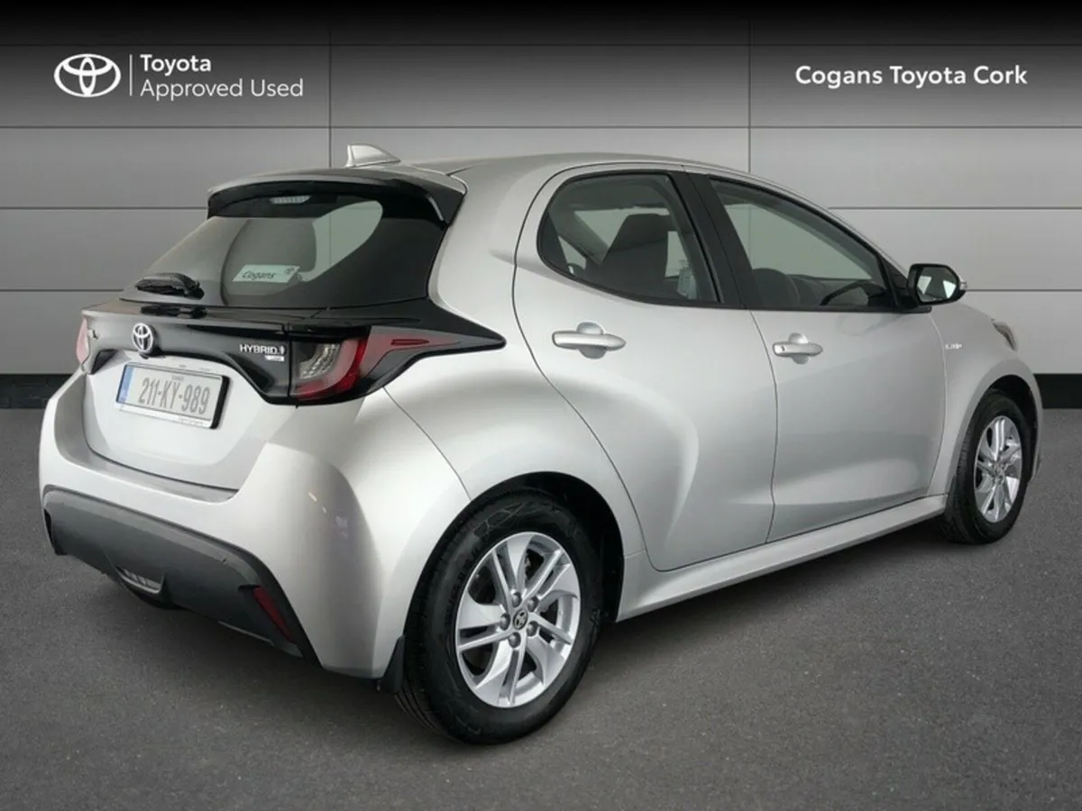 Toyota Yaris HYBRID LUNA 4DR AUTO - Image 2