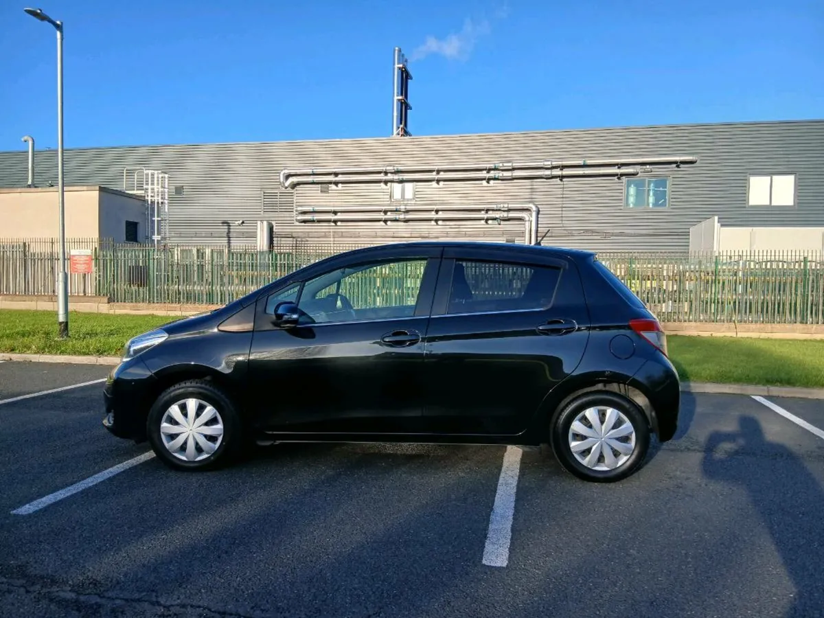 Toyota Yaris *** LOW MILES *** 2014 - Image 3