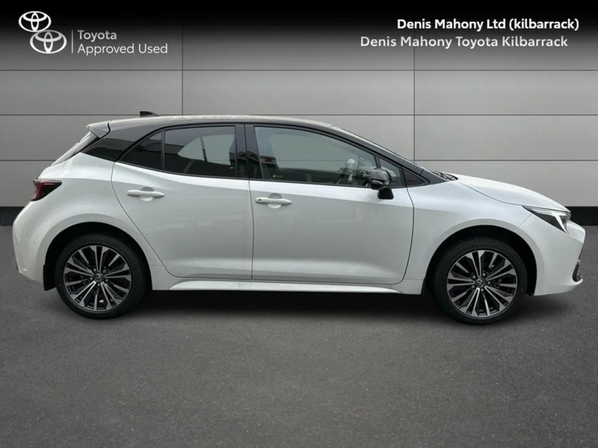 Toyota Corolla HYBRID LUNA SPORT H/B - Image 3