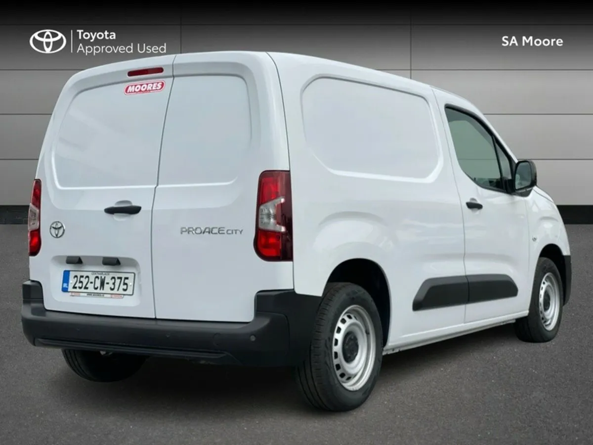 Toyota Proace City 1.5 GX SWB 650KG - DEMO MODEL - Image 2