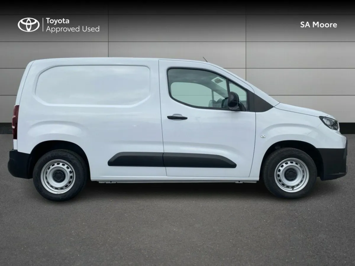Toyota Proace City 1.5 GX SWB 650KG - DEMO MODEL - Image 3