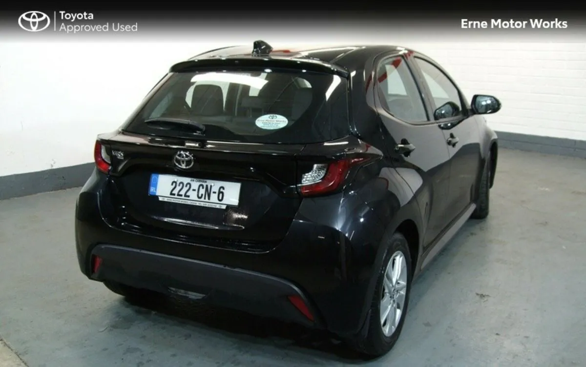 Toyota Yaris YARIS 1.0 LUNA - Image 2