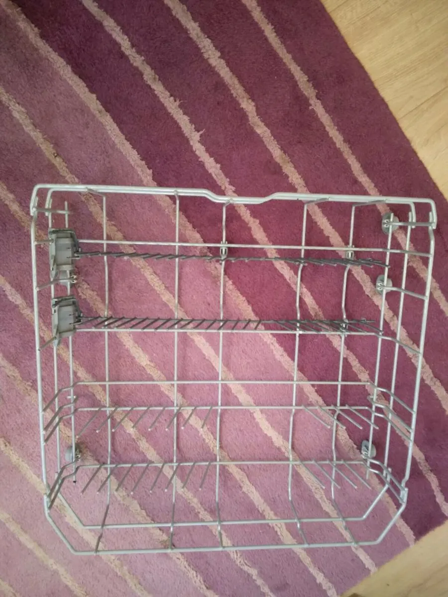 Bosch dishwasher bottom rack - Image 2