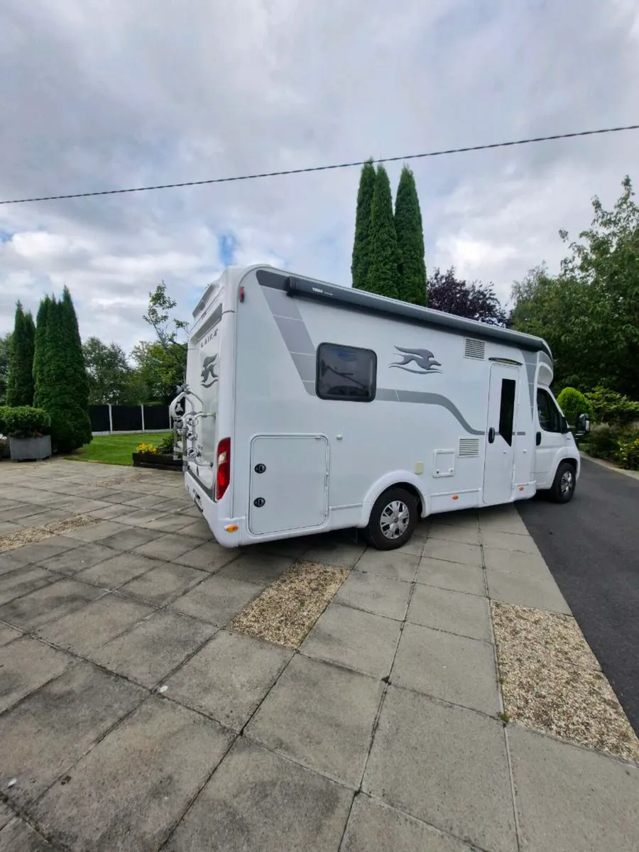 2021 Laika island bed low profile car license - Image 4