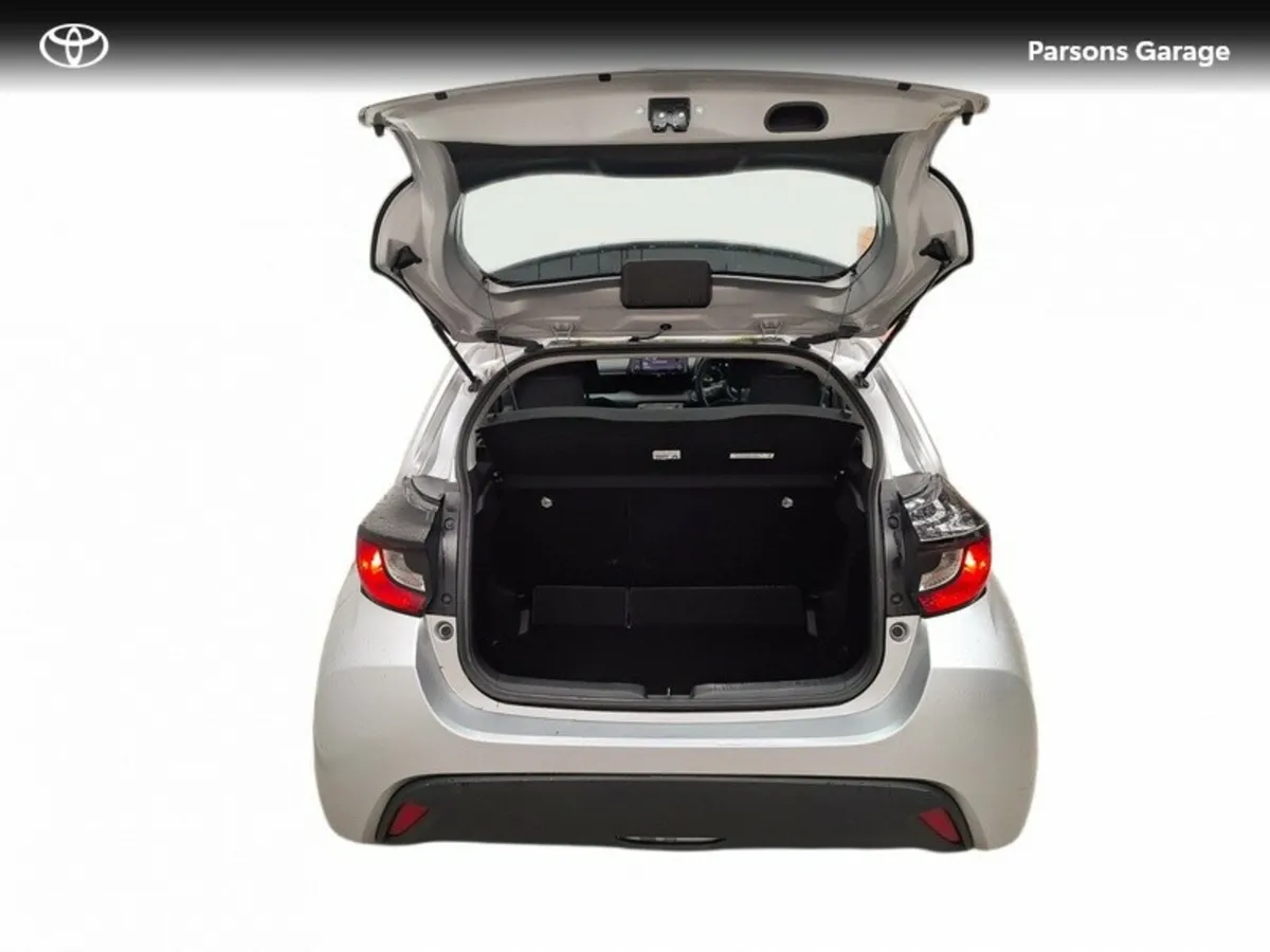 Toyota Yaris 1.5 HYBRID LUNA SPEC - Image 4