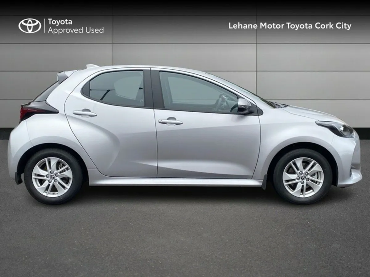 Toyota Yaris Yaris Hybrid 115 Luna - Image 3