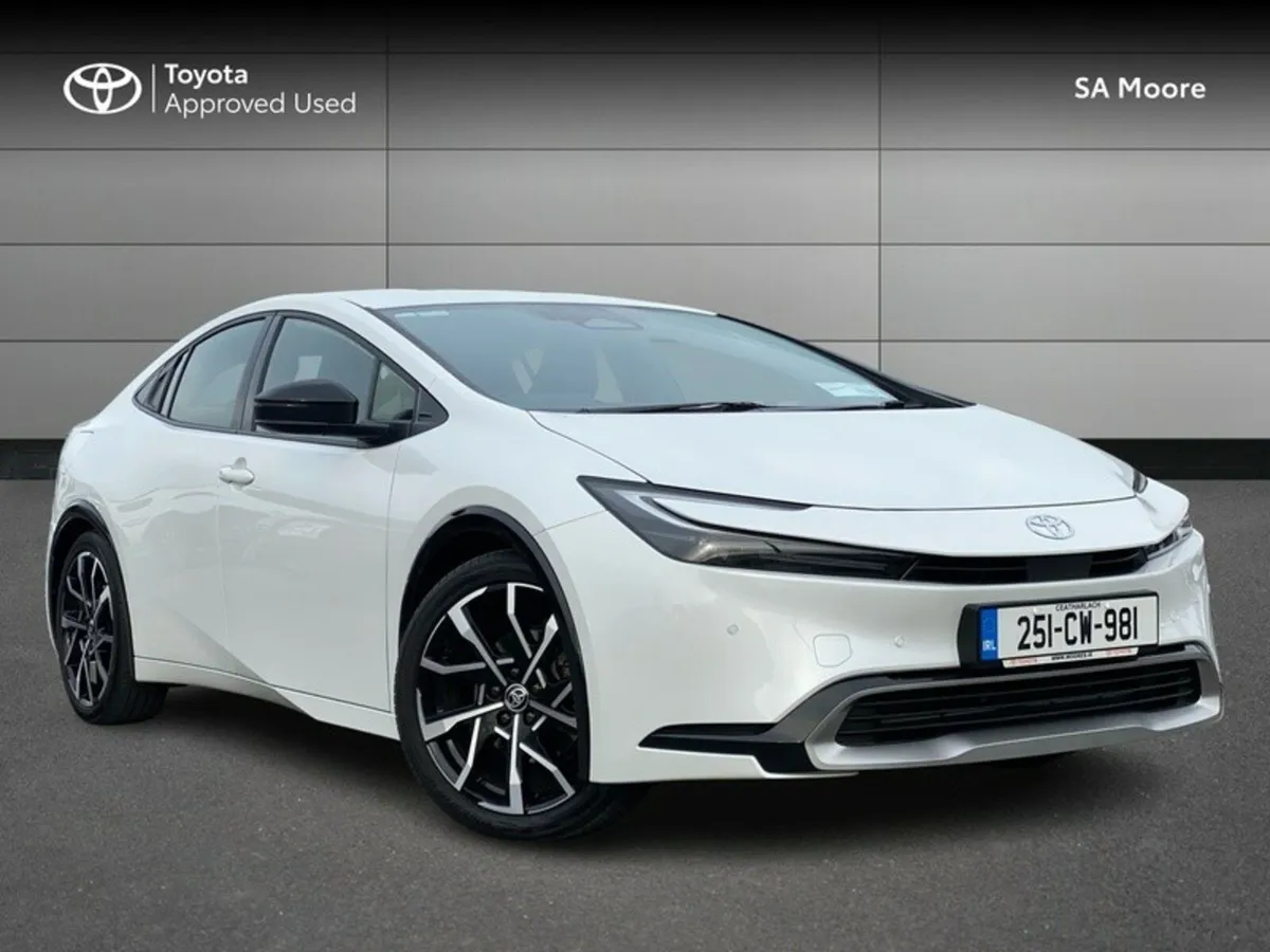 Toyota Prius PLUG-IN HYBRID with LEATHER - Image 1