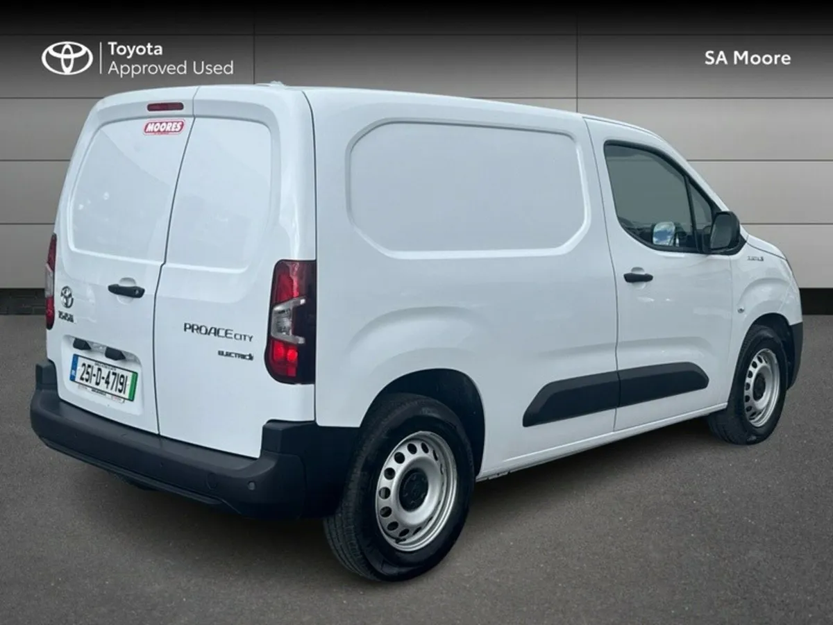 Toyota Proace City 50KW - DISPLAY STOCK - GREAT VA - Image 2