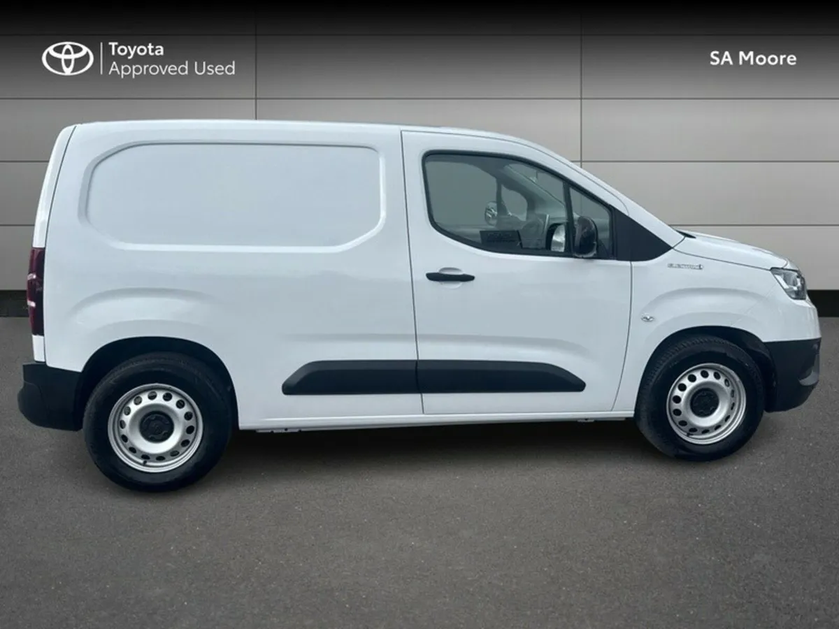 Toyota Proace City 50KW - DISPLAY STOCK - GREAT VA - Image 3