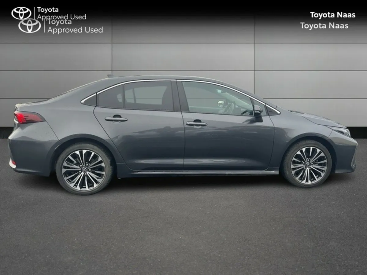 Toyota Corolla LUNA SPORT SALOON - Image 3