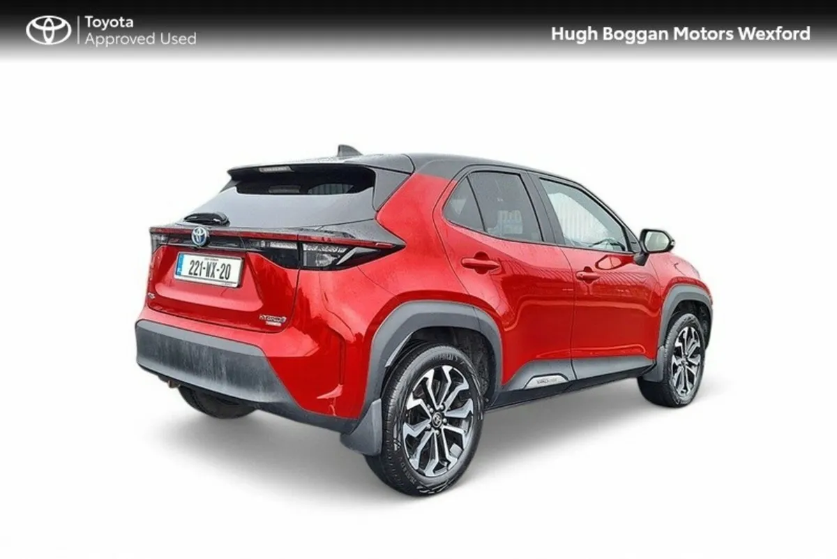 Toyota Yaris Cross LUNA SPORT HYBRID - Image 2