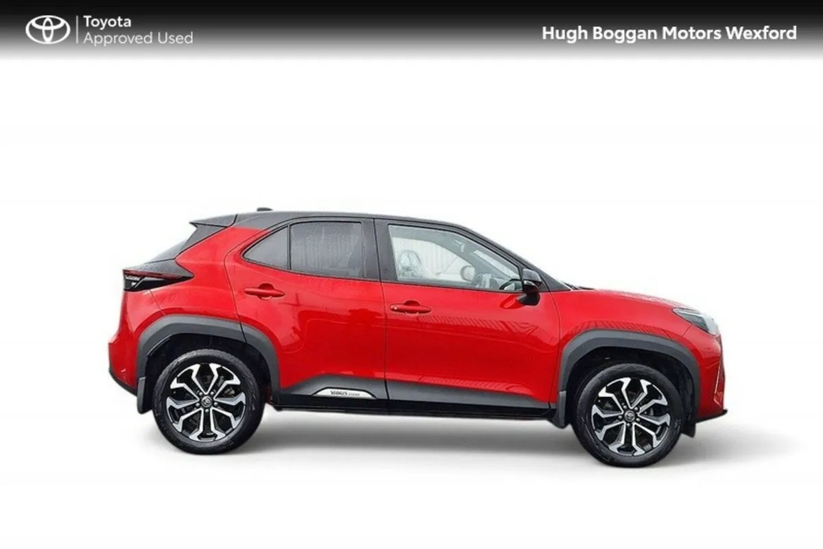 Toyota Yaris Cross LUNA SPORT HYBRID - Image 3