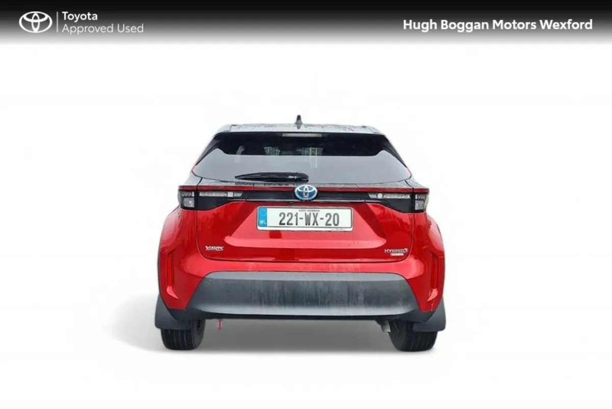 Toyota Yaris Cross LUNA SPORT HYBRID - Image 4