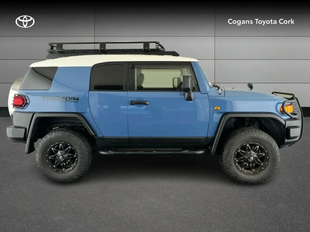 Toyota Land Cruiser FJ V6 - Image 3