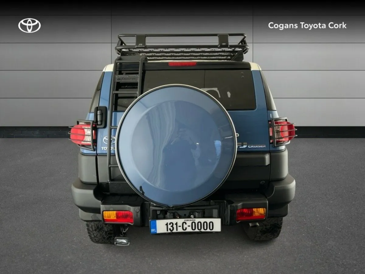 Toyota Land Cruiser FJ V6 - Image 4