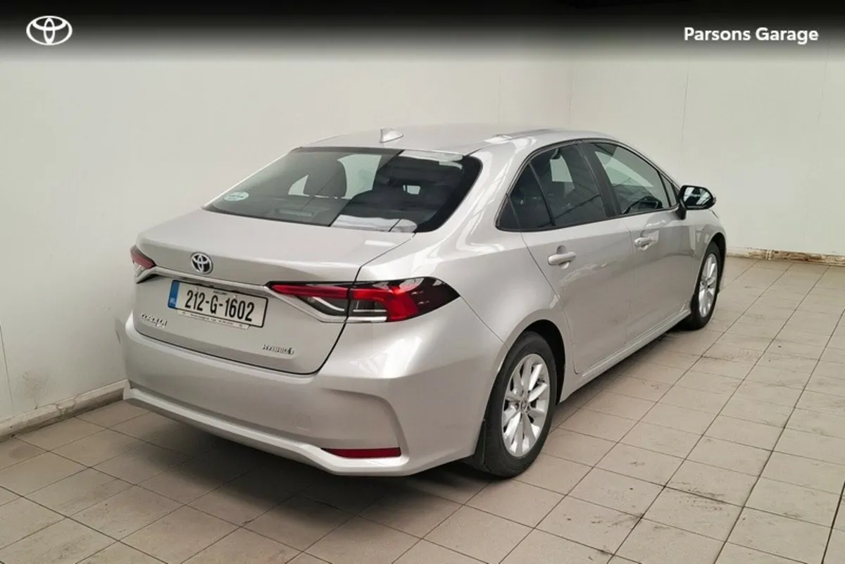 Toyota Corolla COROLLA HYB LUNA SALOON - Image 2